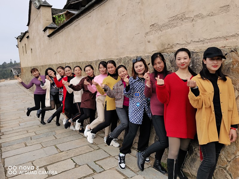 12、球友会官方网站,球友会股份有限公司组织女职工春游活动_副本.jpg